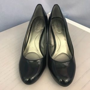 Bandolino B Flexible Heels (Black)